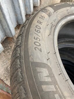 205/60R16 - 2