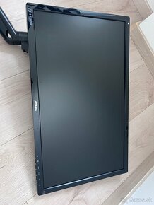 24" ASUS VG248QZ + Držiak na monitor AlzaErgo Arm AR1 - 2