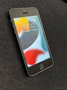 iPhone SE 128GB space gray - super stav - 2