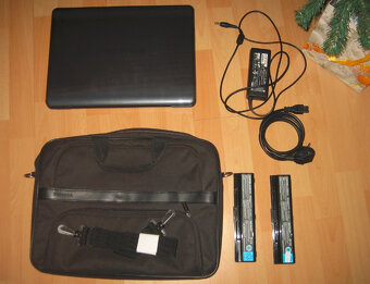 TOSHIBA Satellite A300-15J (Displej 15,4") - 2