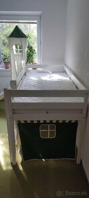 biela detská posteľ Kasper z masívneho dreva - 2