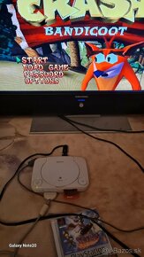 Predám Playstation 1 + 2 hry Crash Bandicoot originalna - 2