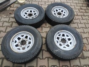 Zimné pneu 215/80 R15 disky 5x139,7 - 2