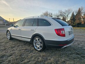 Škoda Superb 2.0TDI Dsg 4X4 Outdoor/Scout prvy majitel - 2