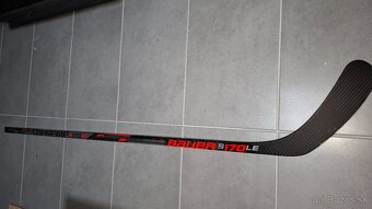 Hokejka Bauer Supreme S170LE Pravá. INT - 2