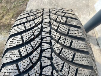 Zimne pneu 245/55 R17 Kumho - 2