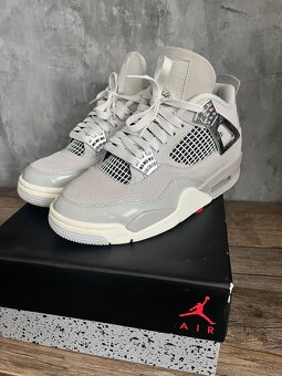 Jordan 4 Retro - 2