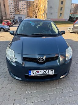 Toyota auris 1.6 benzín - 2