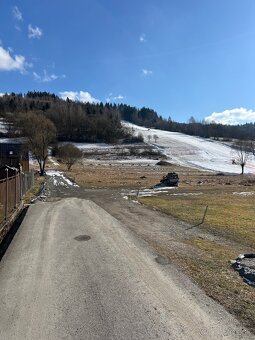 TRIOREALITY - Stavebný pozemok v centre Oščadnice - 1199 m2 - 2