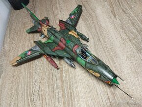 plastikový model Su-22 1/48 - 2