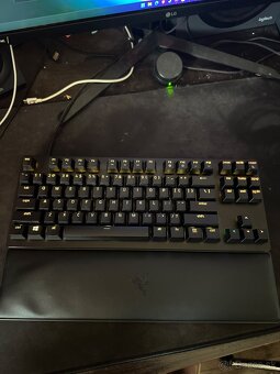 Razer Huntsman V2 Tenkeyless (Purple Switch) - US - 2