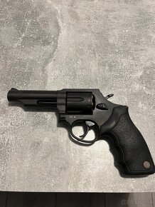 Predam revolver Taurus 65 , 4 palc, 357 magnum - 2