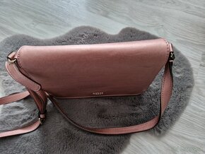 GUESS Crossbody růžová kabelka, jako nová + dustbag - 2