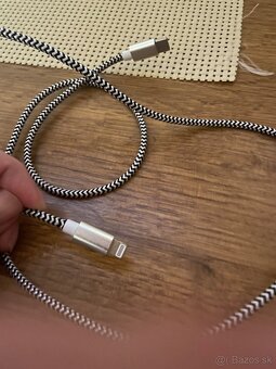 predam kabel na I phone 12 - 2