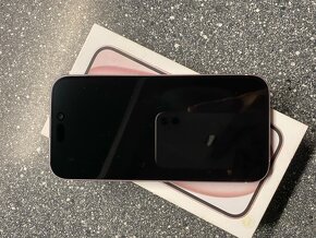 iPhone 15 pink - 2