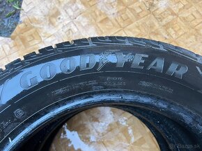 225/60 R17 zimné GoodYear 6mm - 2