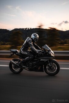 Yamaha R7 2024 - 2