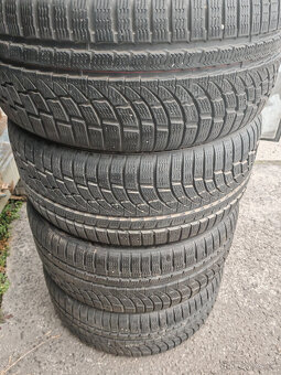 245/35 R20 zimné Nokian wr a4 - 2