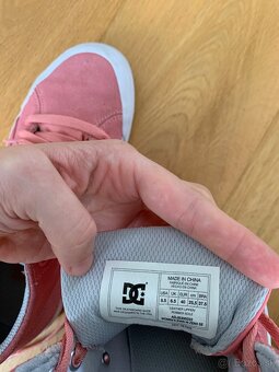 Dámske tenisky DC shoes veľ. 40 (resp. 39) - 2