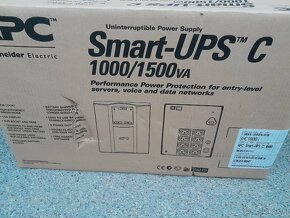 Predám nový zabalený UPS APC Smart-UPS C 1000VA LCD. - 2