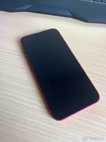 iPhone 13 red s chybou - 2