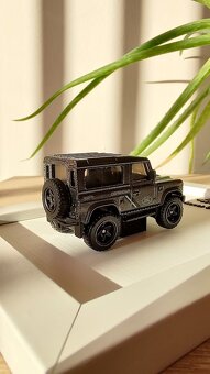 Land Rover Defender 90 v ráme Hotwheels - 2