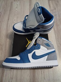 Botasky nike jordan 1 mid - 2