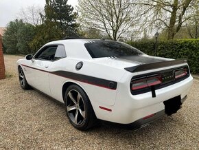 Dodge Challenger R/T SHAKER Plus 5.7 HEMI V8 - 2