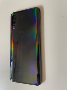 kvalitný Samsung Galaxy A50 6.4"LCD 4GB/128GB - 2