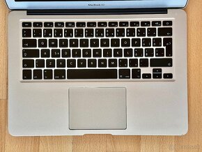 ZÁRUKA-MacBook Air 13", model A1466, NOVÁ BATÉRIA, TOP STAV - 2