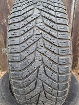 Predám 2 jazdené zimné pneumatiky Yokohama Blue 205/55 R16 - 2