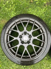 kola 225/40/R18 - 2