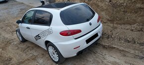 Alfa romeo 147 - 2