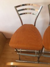 Predám zabudovateľný stôl + 2x barové stoličky - 2