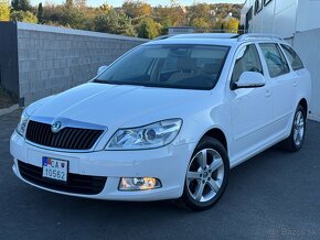 Škoda Octavia Combi 4x4 2.0 TDI DSG CR Elegance MAX Swiss - 2