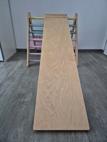 Montessori Piklerovej trojuholnik s doskou 2v1 Elis Design - 2