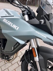 Suzuki V-STROM 800 - 2