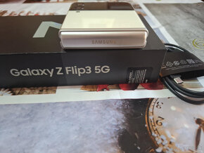 Samsung Galaxy Z Flip3 - 2