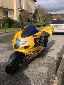 Suzuki GSXR 600 K4 - 2