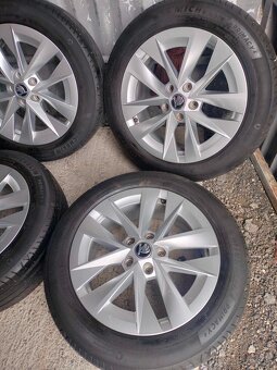 4ks alu disky orig. Škoda 5x112 R17 pneu 6mm 205/55 r17 - 2