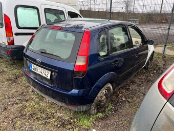 Ford Fiesta 1.3 44kw 2004 na náhradní díly - 2