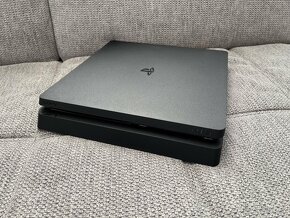 Playstation 4 Slim - 2