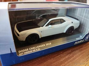 Dodge Challenger 2018 1:43 - 2