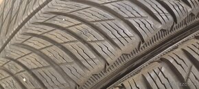 Predám 2ks jazdené zimné 245/45r18-100V Michelin - 2