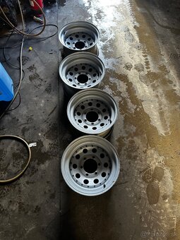 Mangels 6x139.7 r15 - 2