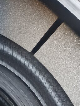 Predám 3ks letné pneu 235/45 R19 Pirelli - 2