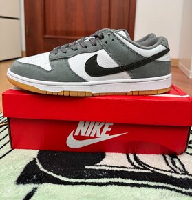 Nike Dunk Low  Smoke Grey Gum 3M Swoosh - 2