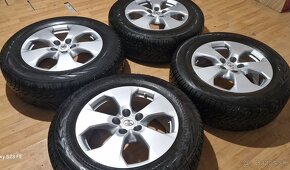 Predám zimný komplet Toyota 5x114,3 pneu Nokian 225/65/R17 - 2