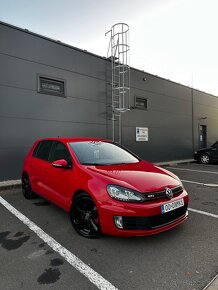 Volkswagen Golf 2.0 TSI GTI - 2