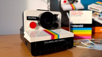 LEGO Polaroid OneStep SX-70 Camera (21345) - 2